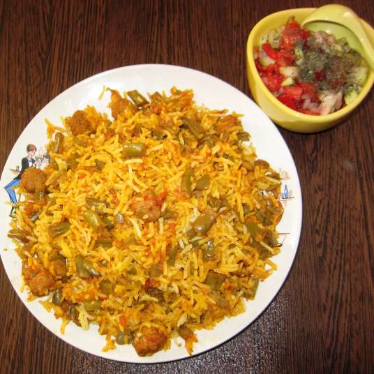 تهیه غذا بیرون بر نازبانو