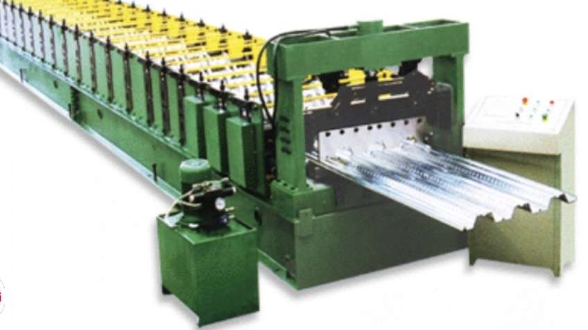 Urticaria forming machine