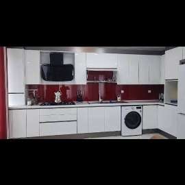 پروژه ی کرمانشاه  شیشه های بین کابینی