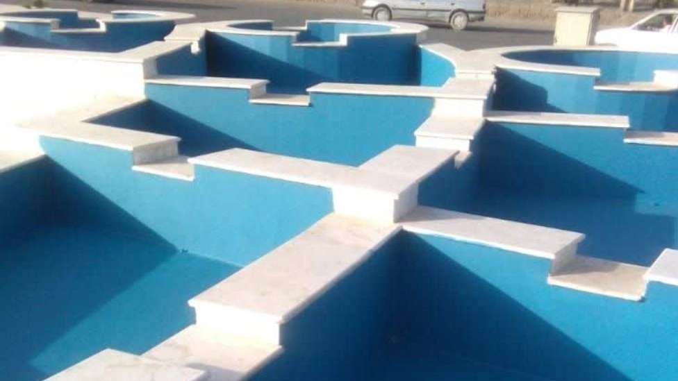 عزل حمامات السباحة