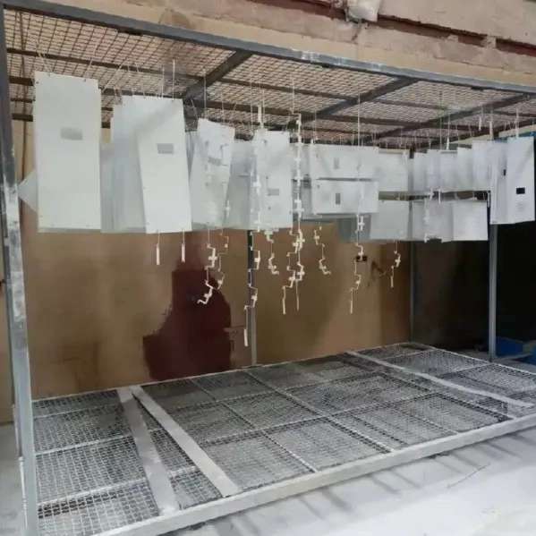 رنگ آمیزی قطعات فلزی اطلس