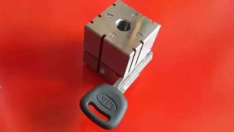 Tehrani keying machine