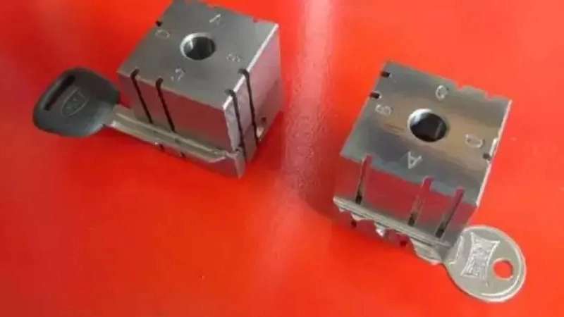 Tehrani keying machine