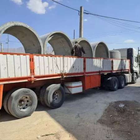 لوله داخل یک متر در طول ۲متر با نره مادگی  هر طرف قطر بتن ۱۵سانت