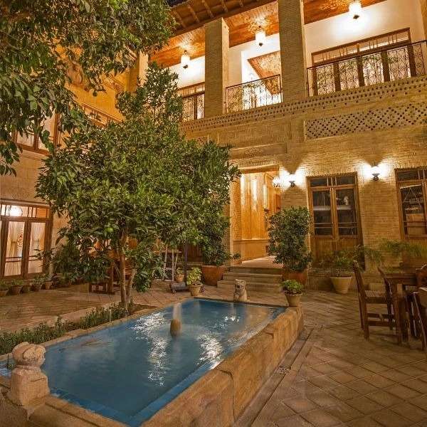 عمارت گلبهاری