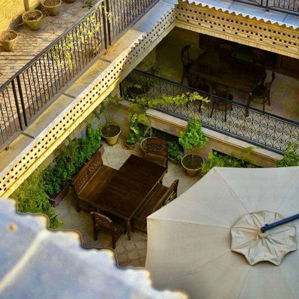 عمارت گلبهاری