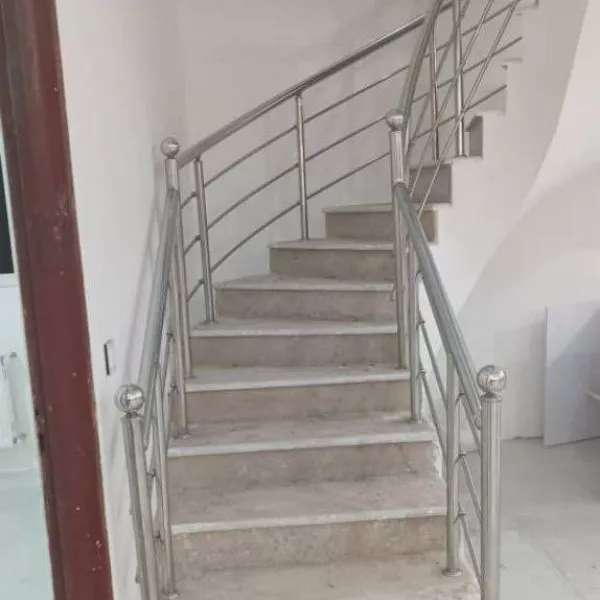درب و پنجره دوجداره و توری پلیسه نادر