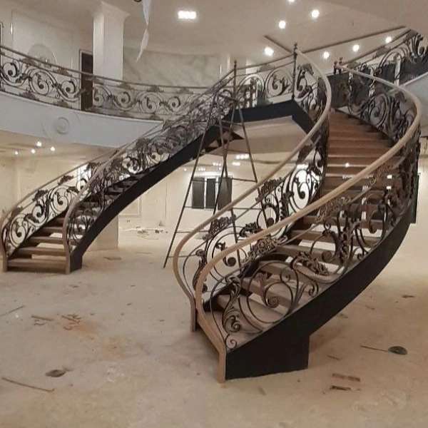 طراحی و تولید پله و نرده های چوبی سعید