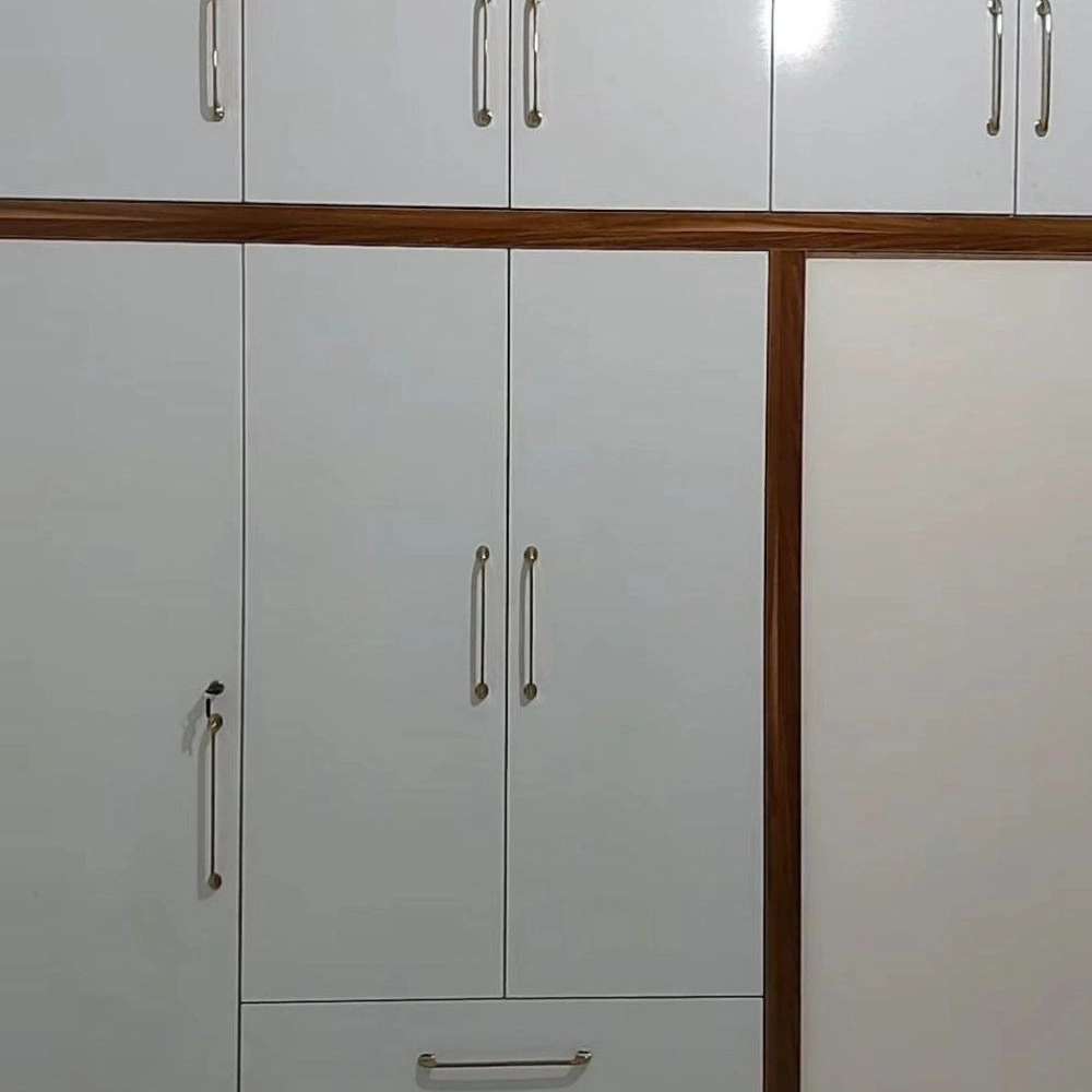 کابینت نئوکلاسیک و پلی یورتان در اصفهان
