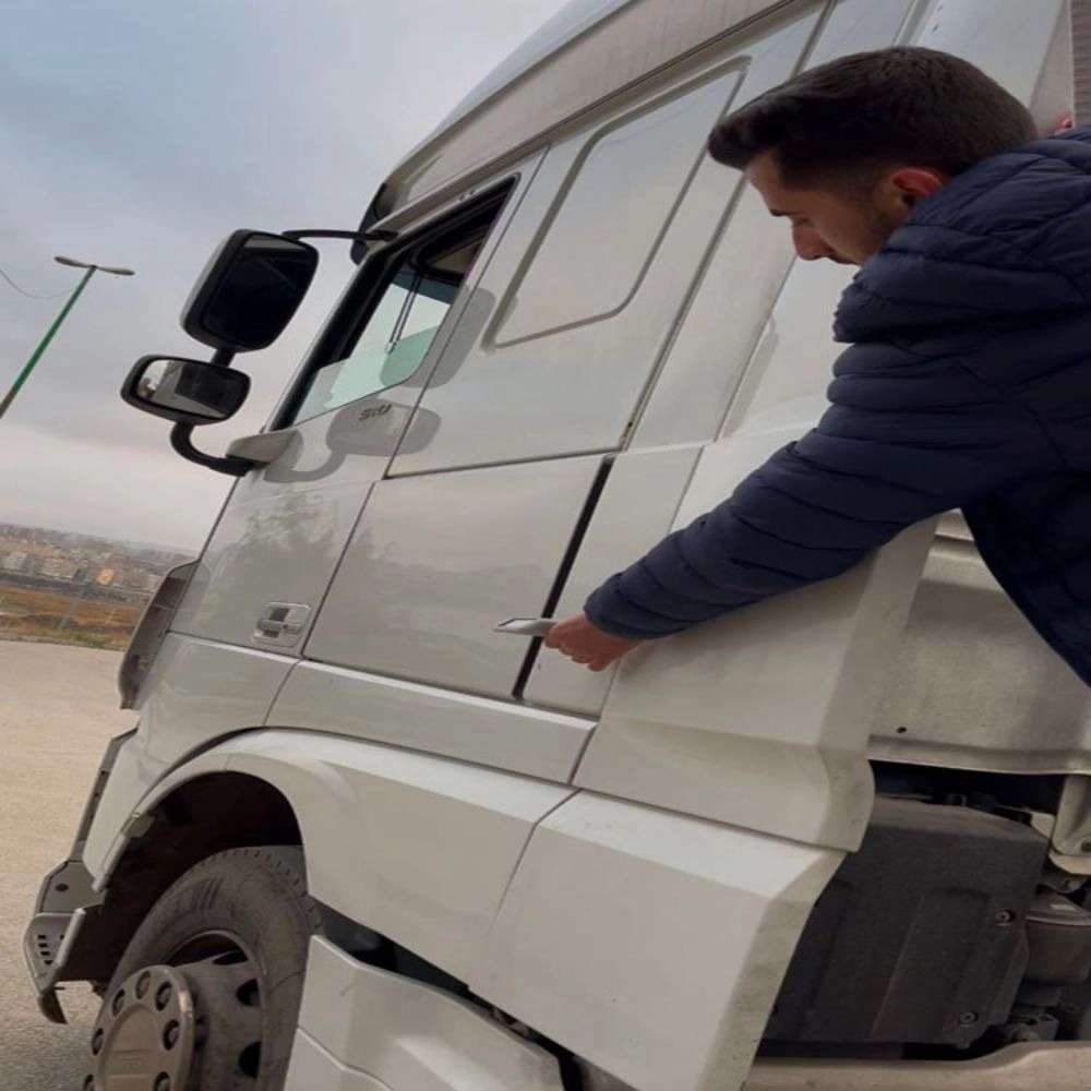 تشخیص رنگ خودرو شکرزاده