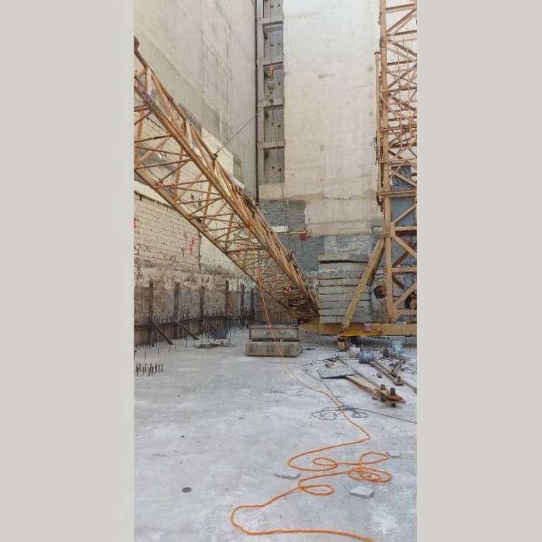 تاور کرین شجاعی