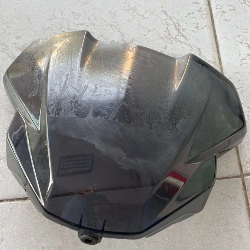 برطرف کردن خط و خش  روی طلق موتور