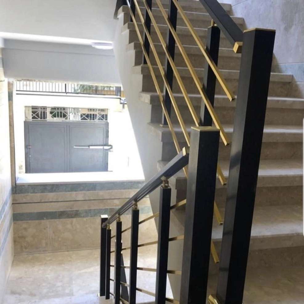 سازه برتر ایرانیان، اجرای هندریل و پارتیشن شیشه خم و نرده آلومینیوم در کرج