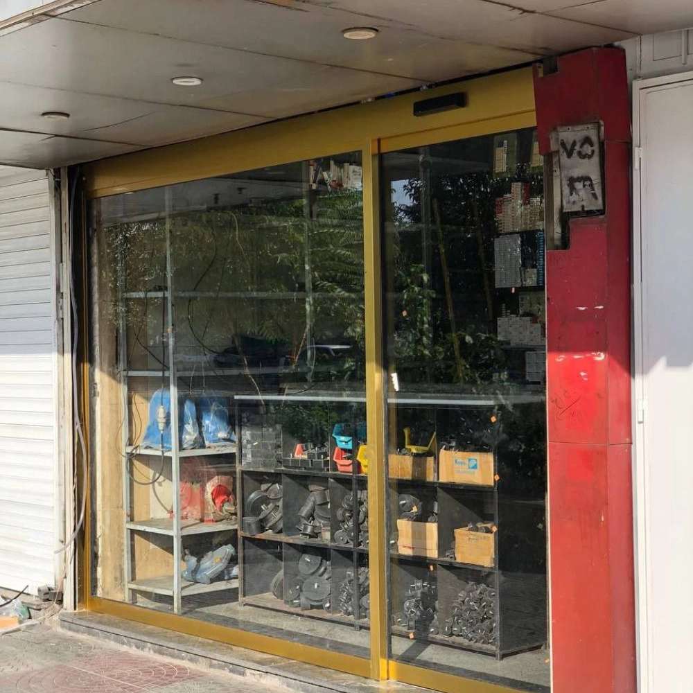 جک پارکینگی و درب شیشه ای اتوماتیک در اندیشه