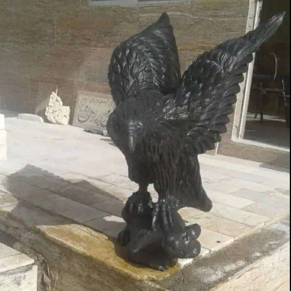 مجسمه های سنگی
