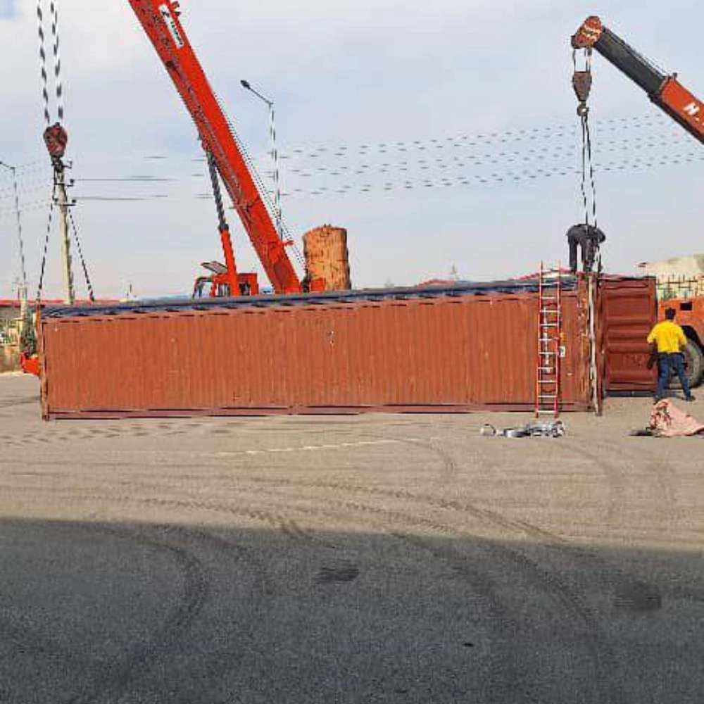 موسسه جرثقیل صحراگرد