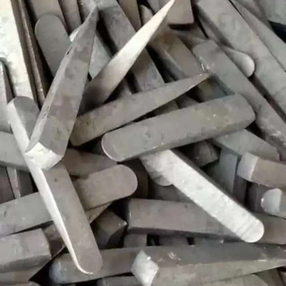 تولید کلنگ و ابزار آلات آهنگری بختیاری در نجف آباد