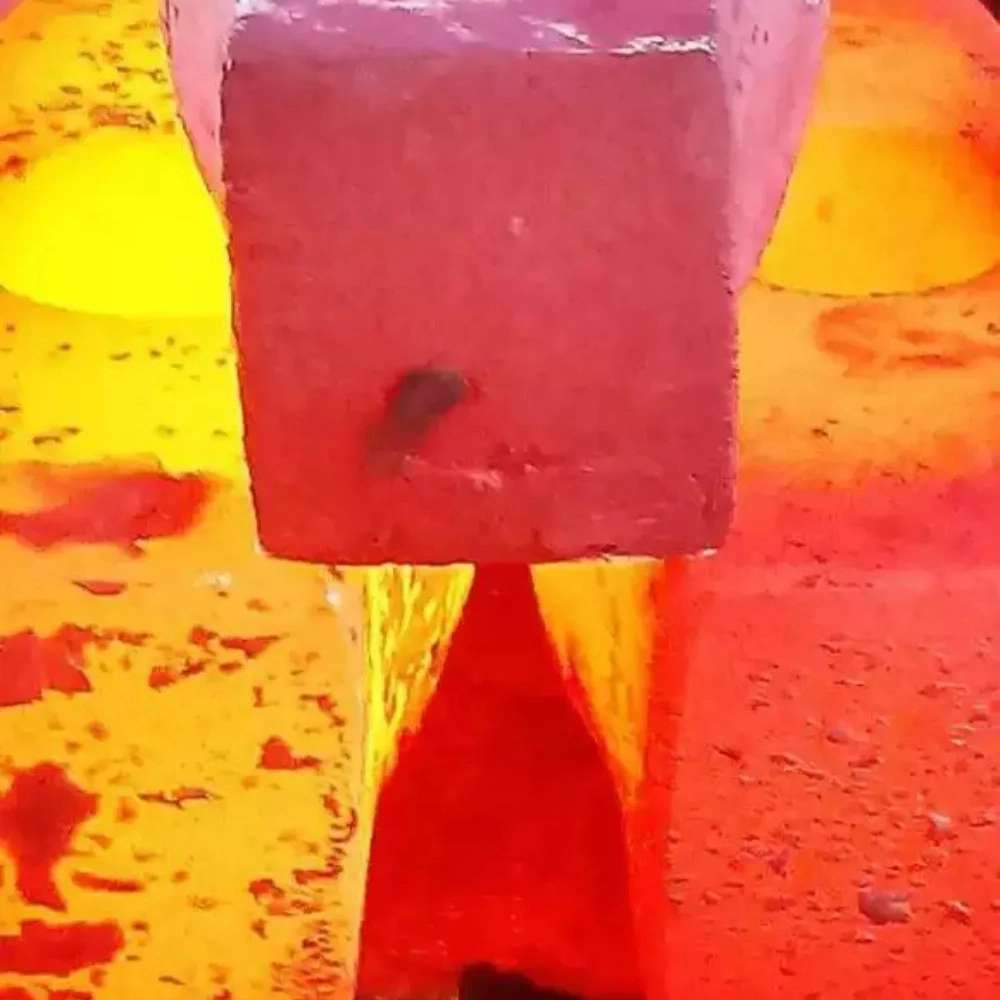 تولید کلنگ و ابزار آلات آهنگری بختیاری در نجف آباد