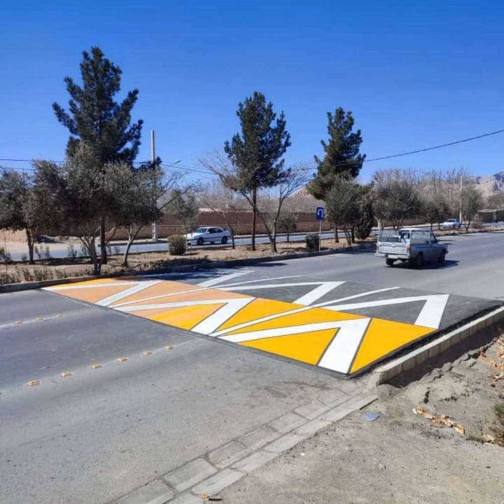رنگهای ترافیکی و خطوط خیابانی