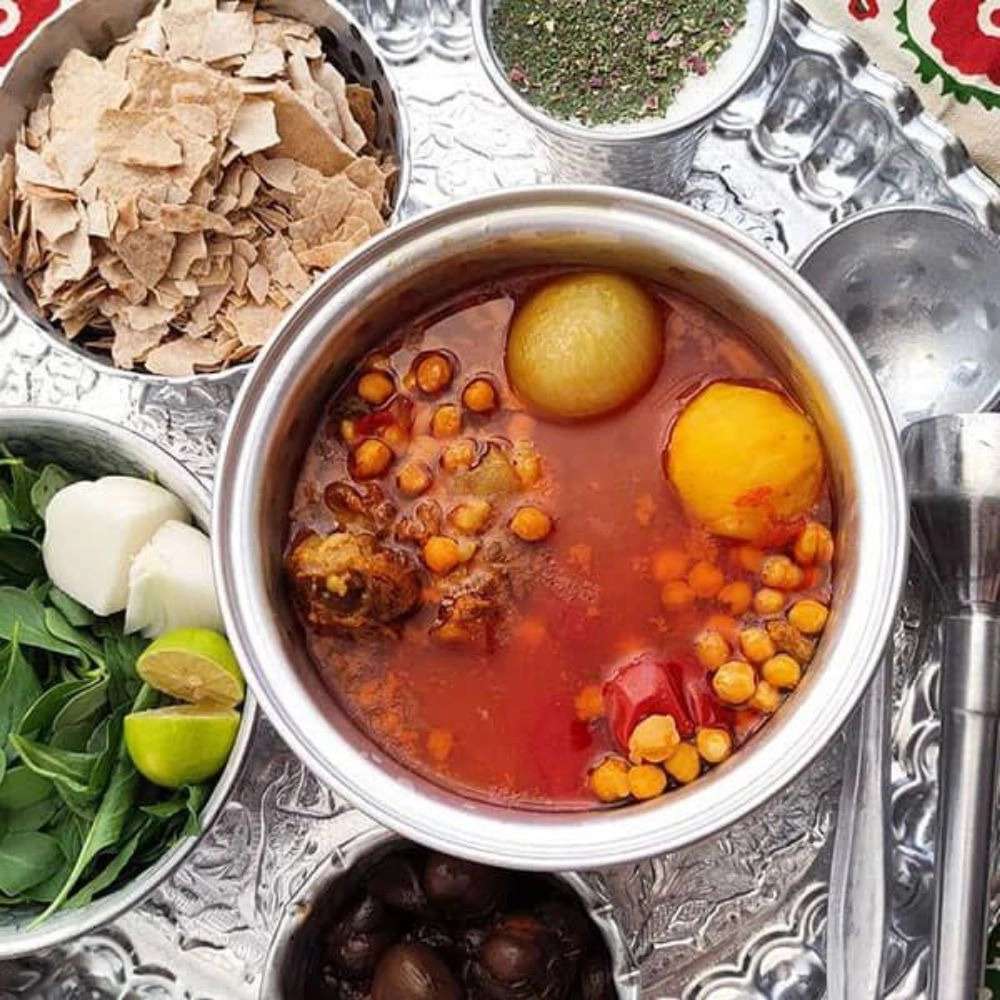 باغ رستوران و آشپزخانه همیشه بهار
