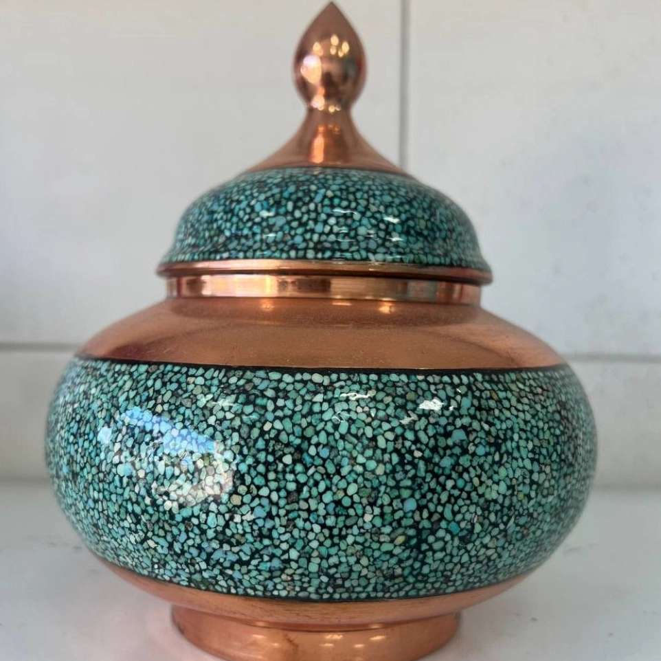 شکلات خوری فیروزه کوب