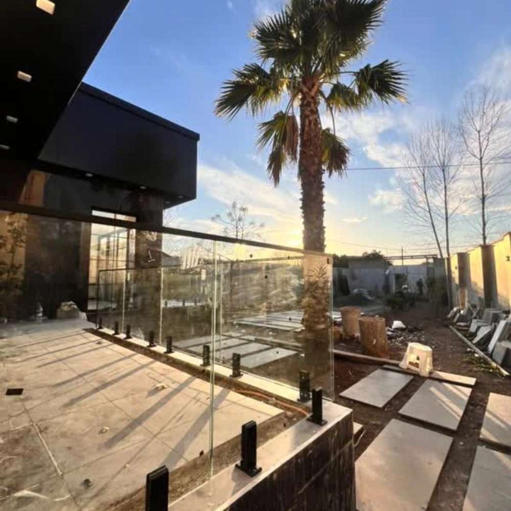 نرده شیشه ای