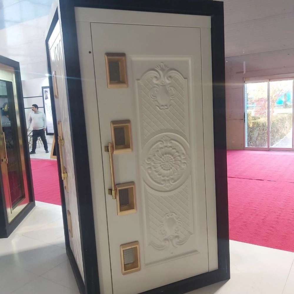 درب تلسکوپی آسانسور