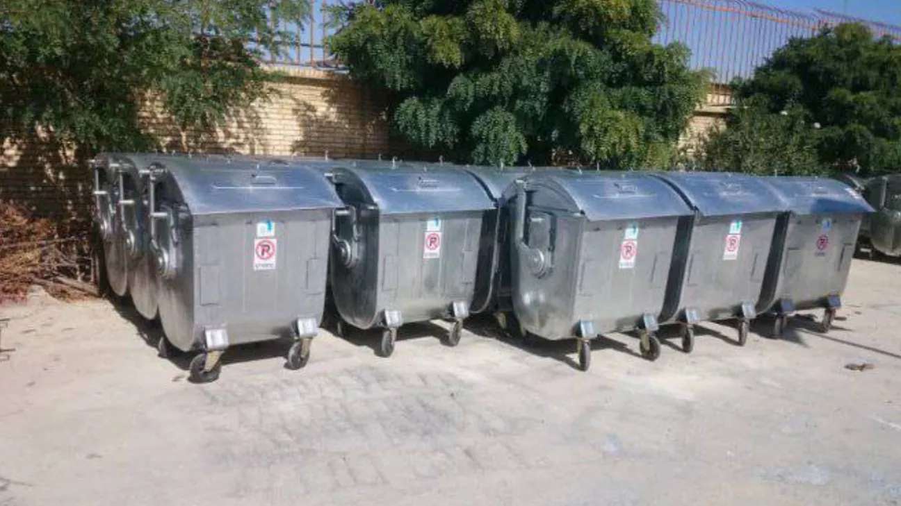 Large mechanized iron trash can