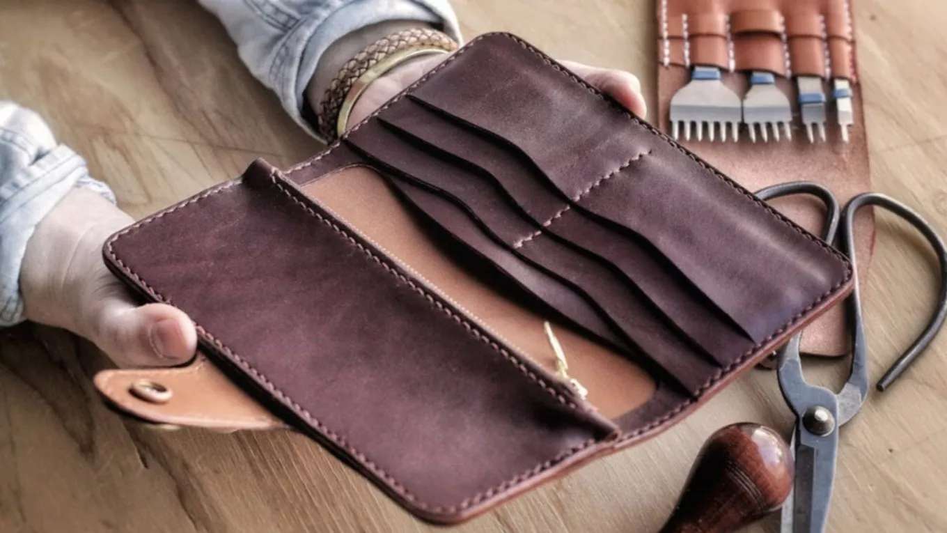 Leather wallet in Borojan