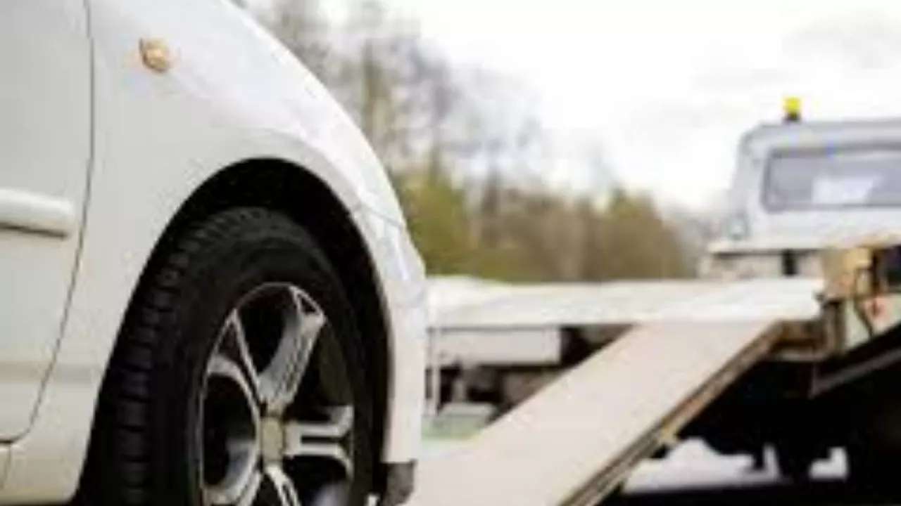 Kangan ve Khormoj'da acil durum arabası