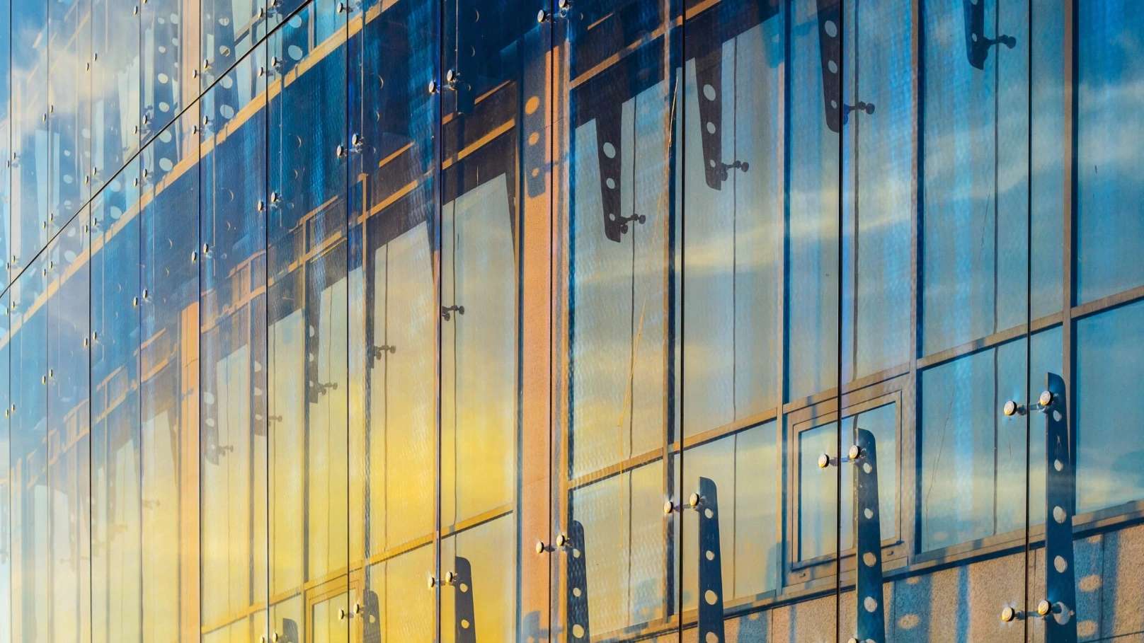 Installation of glass facade
