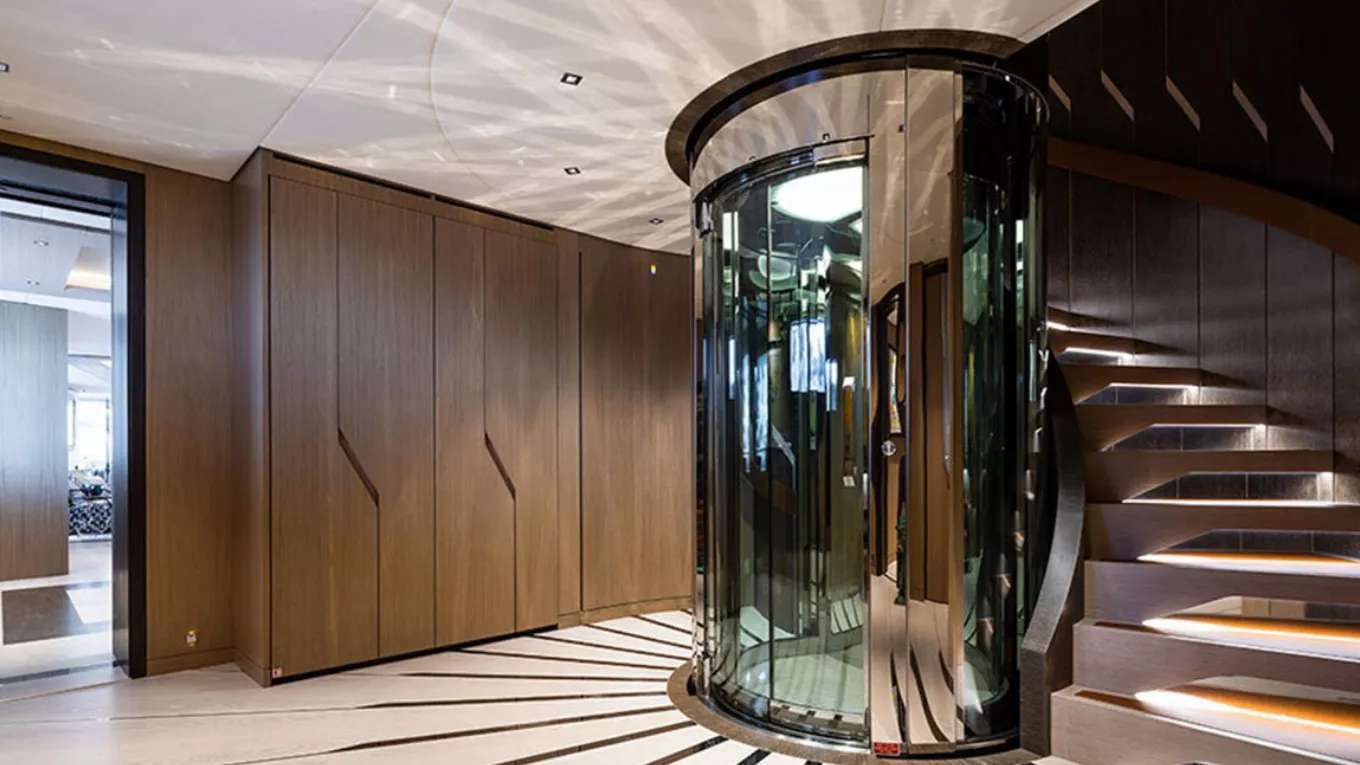 Plus cabin elevator
