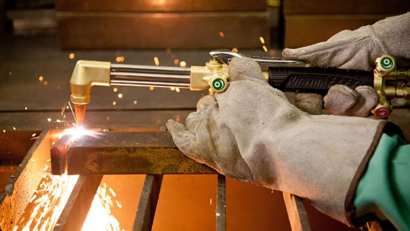 Precision cutting benders
