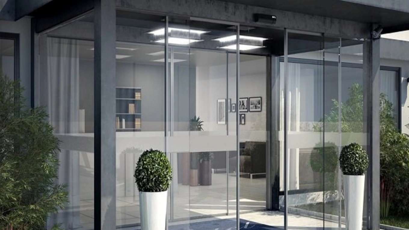 Agricultural automatic door