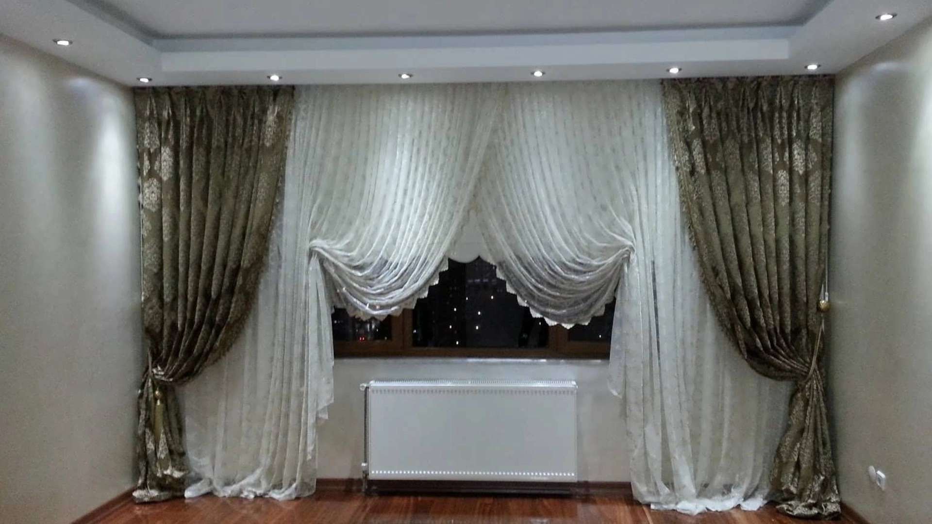 curtain Gallery