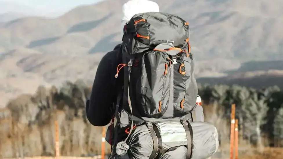 Azar Market climbing equipment