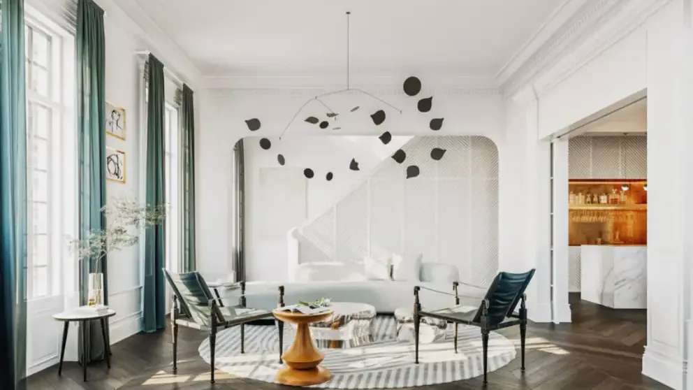 Interior decoration of Kish