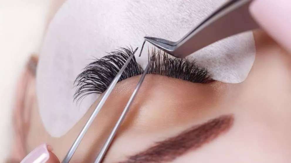 Sarah Ahmadzadeh specialized eyelash transplant
