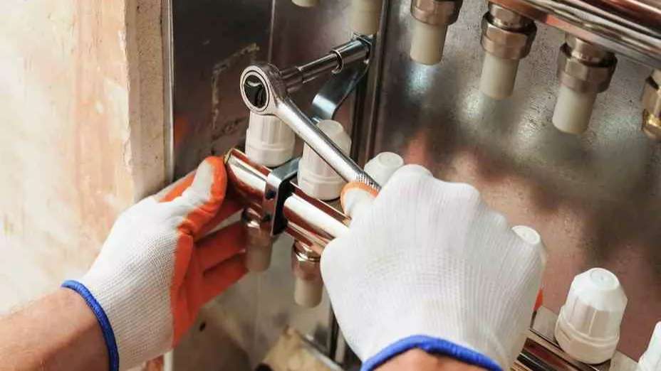 Repairs of Rasool Fereydoni's stove