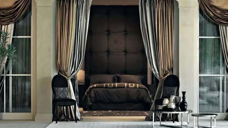 The curtain of Venus