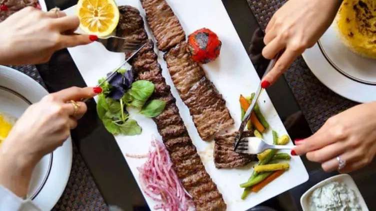 مطعم ومقهى قصر حجية بني