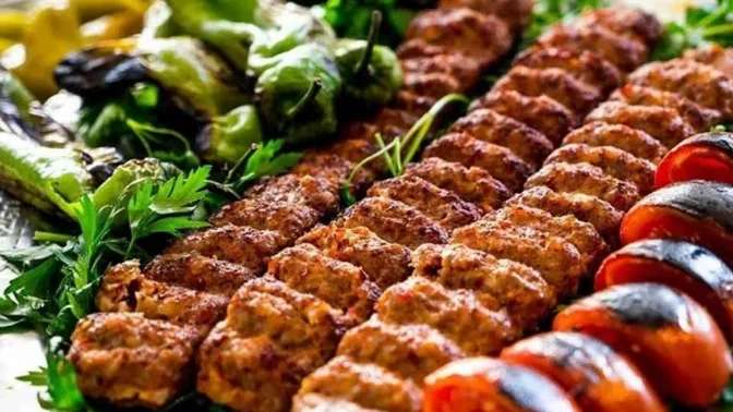 مطعم ومقهى قصر حجية بني