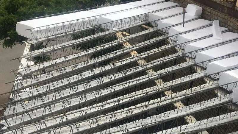 Mousavi chromite metal beam