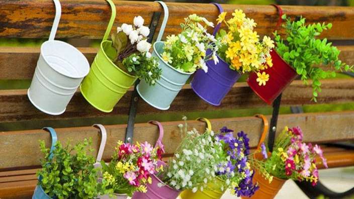 Flower hardbox and metal vase