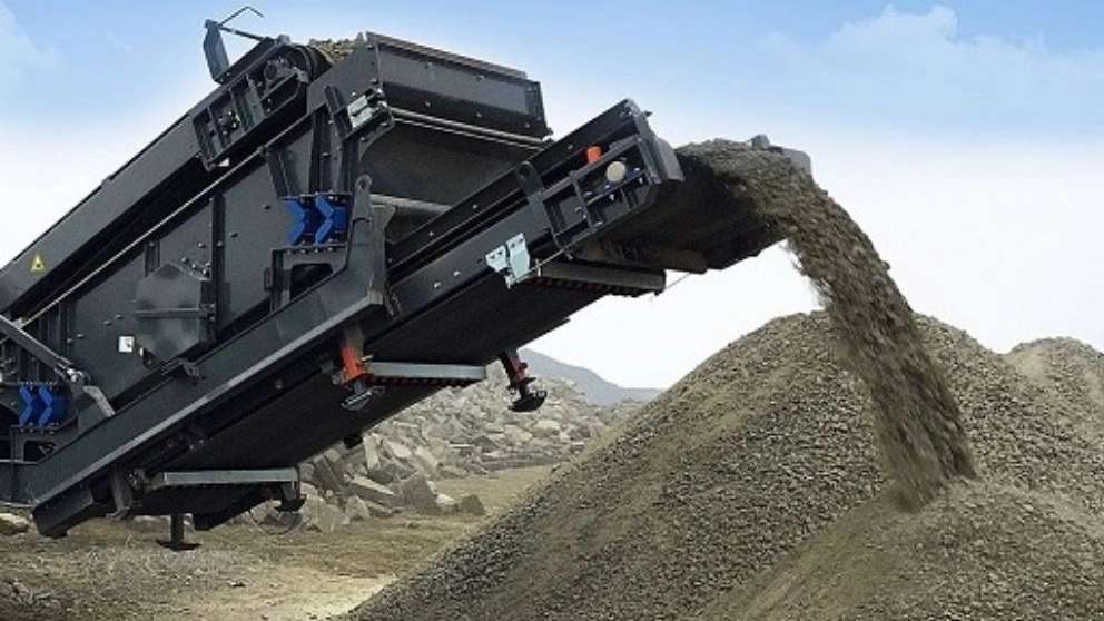 Crushing and mining devices