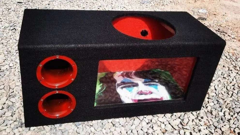 Tazkhari car window and box