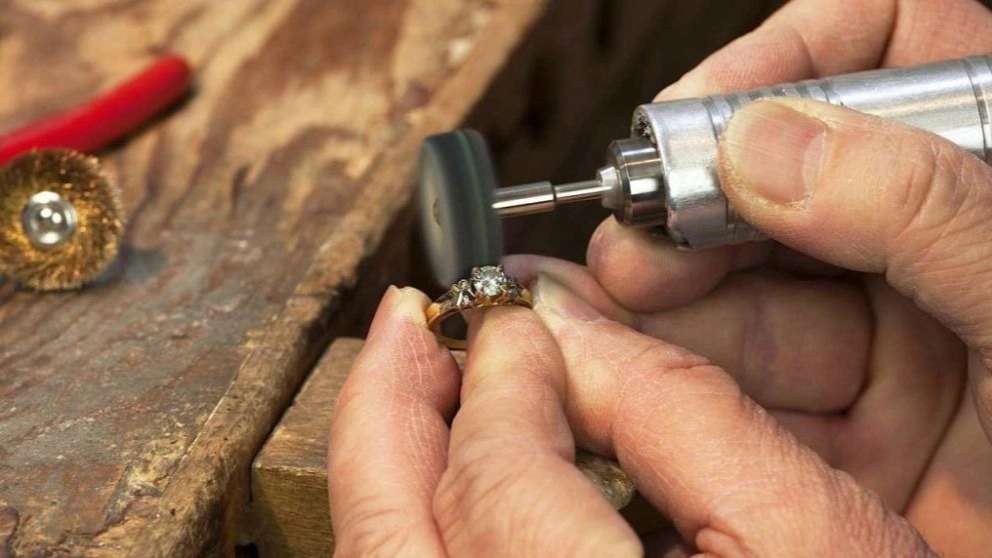 Mehyar Jafari jewelry making training