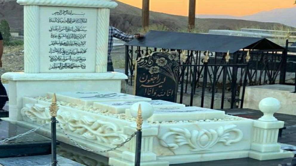 Şehriyar'ın mezar taşı