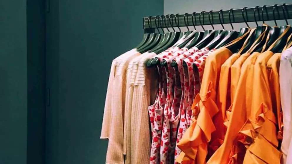 Deshke clothing production in Tehran