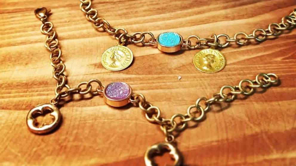 Gem jewelry and gilding